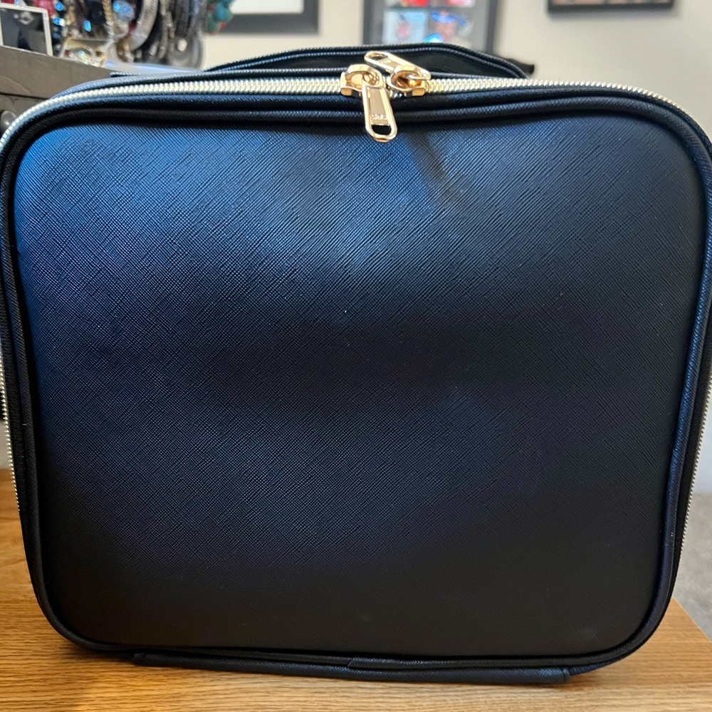 SBS Black Makeup Bag with Adjustable Dividers and handle